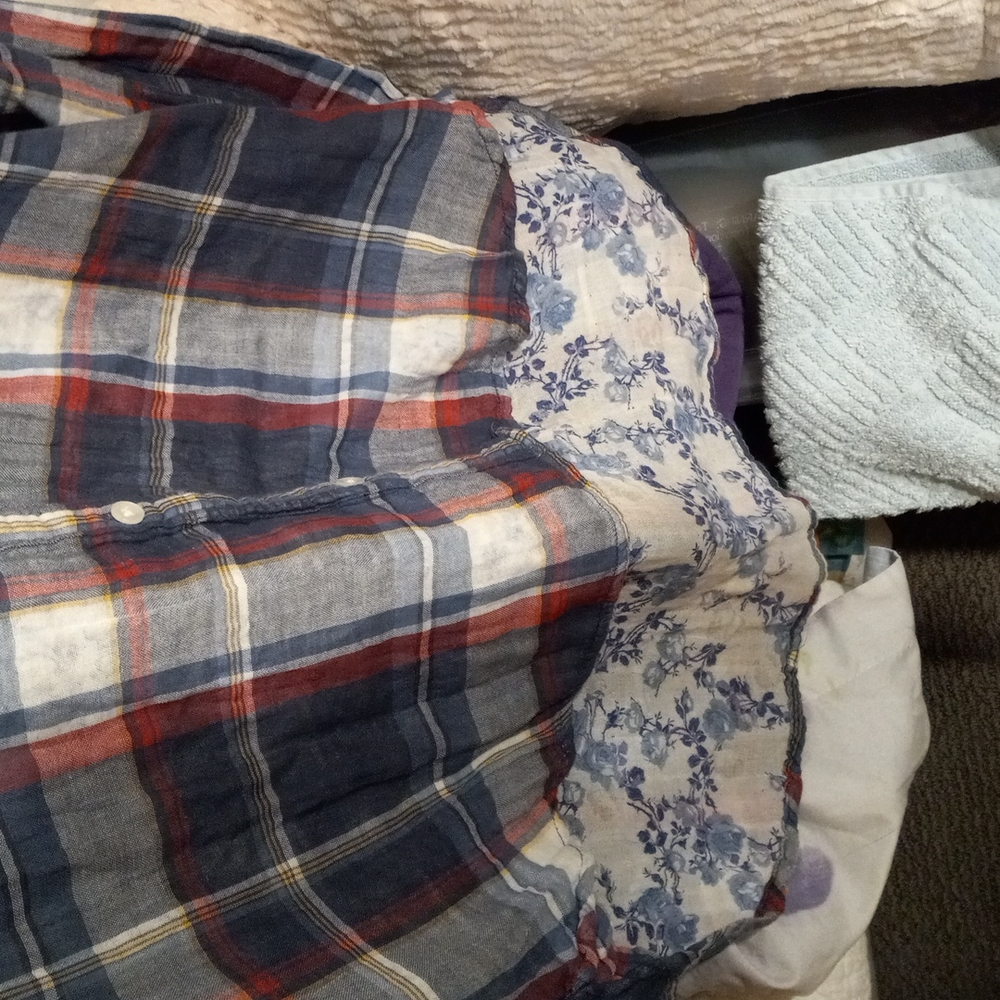 American Eagle boyfriend fit button down Small - Picture 4 of 6